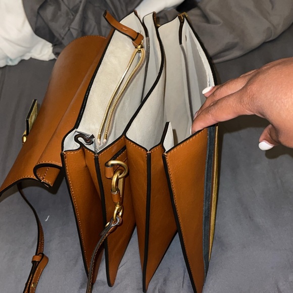 Chloe’ Faye Shoulder Bag. - Picture 8 of 12